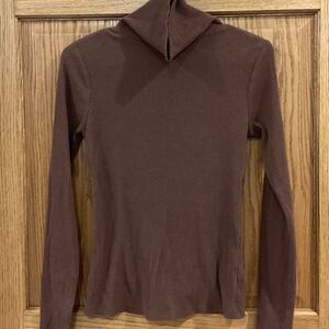 Old Navy Brown Ribbed Women's Plush Turtleneck. Medium